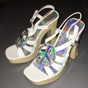 5" Chunky Peace Sign Heels